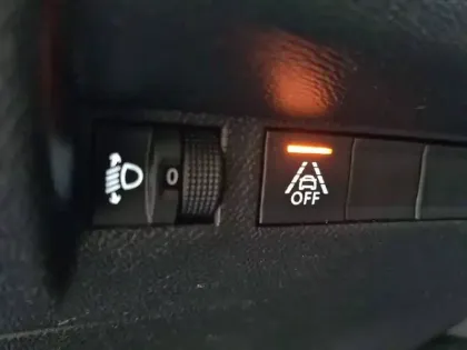 Photo 47 Peugeot 208  PureTech 100 S&S BVM6