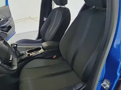 Photo 56 Peugeot 208  PureTech 100 S&S BVM6