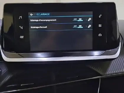 Photo 42 Peugeot 208  PureTech 100 S&S BVM6