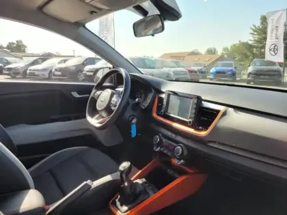 Photo 8 Kia Stonic  1.0 T-GDi 100ch ISG Design Euro6d-T