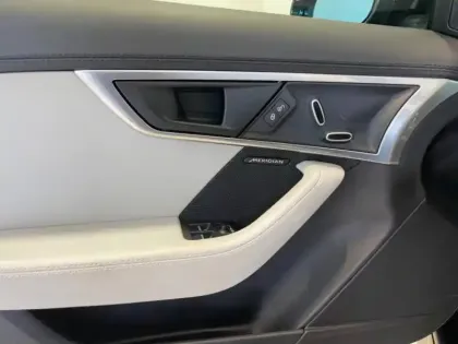 Photo 13 Jaguar F-Type  Cabriolet 2.0T 300ch BVA8