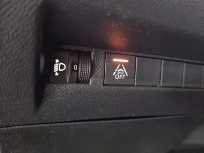 Photo 46 Peugeot 208  PureTech 100 S&S BVM6