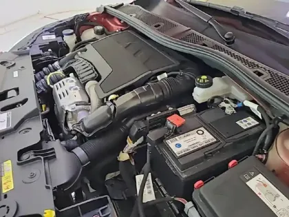 Photo 32 Peugeot 208  PureTech 100 S&S BVM6