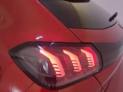 Photo 34 Peugeot 208  PureTech 100 S&S BVM6