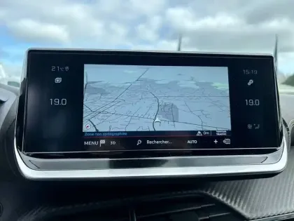 Photo 28 Peugeot 208  PureTech 100 S&S BVM6