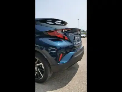 Photo 8 Toyota C-HR  1.8 Hybride 122ch Design Ultimate E-CVT