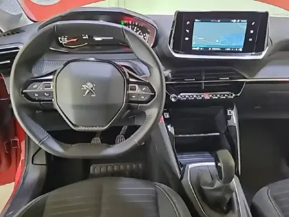 Photo 27 Peugeot 208  PureTech 75 S&S BVM5