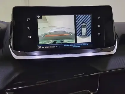 Photo 39 Peugeot 208  PureTech 75 S&S BVM5