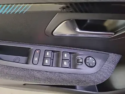 Photo 49 Peugeot 208  PureTech 75 S&S BVM5