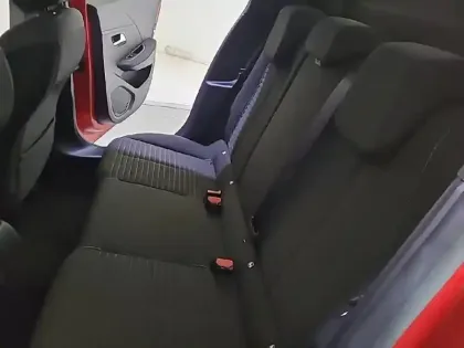 Photo 31 Peugeot 208  PureTech 75 S&S BVM5