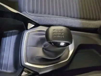 Photo 15 Peugeot 208  PureTech 75 S&S BVM5