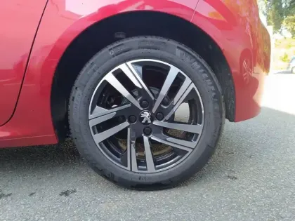 Photo 10 Peugeot 208  PureTech 75 S&S BVM5