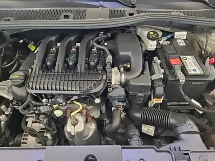 Photo 18 Peugeot 208  PureTech 75 S&S BVM5