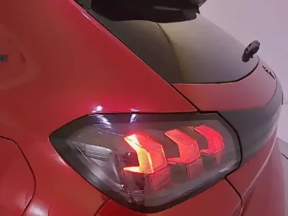 Photo 36 Peugeot 208  PureTech 75 S&S BVM5