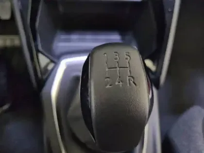 Photo 33 Peugeot 208  PureTech 75 S&S BVM5