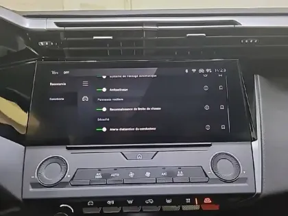 Photo 41 Peugeot 308  PHEV 180 e-EAT8