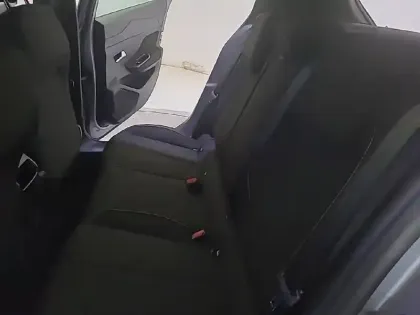 Photo 31 Peugeot 308  PHEV 180 e-EAT8