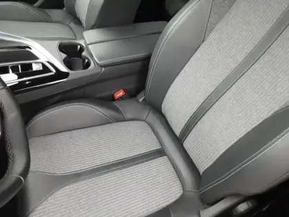 Photo 30 Peugeot 3008  Hybrid 180 e-EAT8