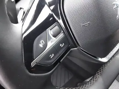 Photo 38 Peugeot 3008  Hybrid 180 e-EAT8