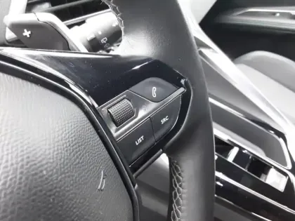 Photo 39 Peugeot 3008  Hybrid 180 e-EAT8