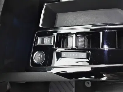 Photo 33 Peugeot 3008  Hybrid 180 e-EAT8