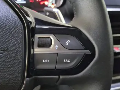 Photo 46 Peugeot 208  PureTech 100 S&S EAT8