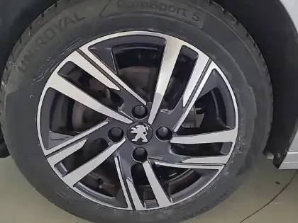 Photo 32 Peugeot 208  PureTech 100 S&S EAT8