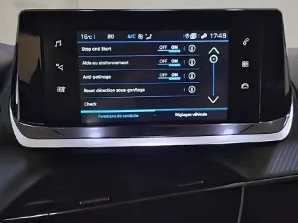 Photo 40 Peugeot 208  PureTech 100 S&S EAT8