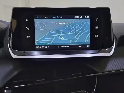 Photo 38 Peugeot 208  PureTech 100 S&S EAT8