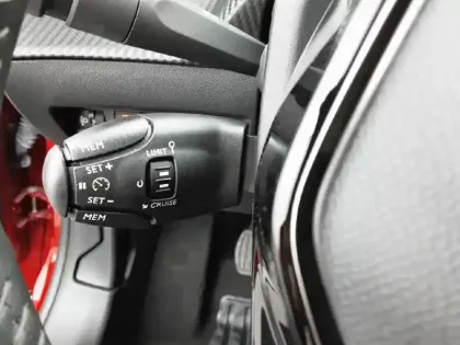 Photo 19 Peugeot 208  BlueHDi 100 S&S BVM6