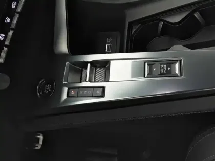 Photo 52 Peugeot 308  Electrique 54 kWh 156ch 