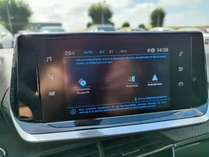 Photo 8 Peugeot 2008  PureTech 130 S&S EAT8