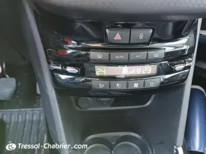 Photo 12 Peugeot 2008  1.2 PureTech 110ch S&S BVM5 Allure