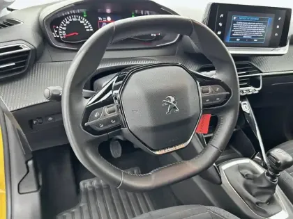 Photo 8 Peugeot 208  PureTech 100 S&S BVM6