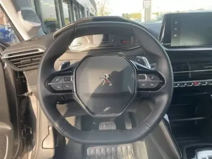 Photo 28 Peugeot 208  PureTech 100 S&S EAT8