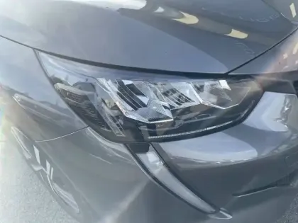 Photo 35 Peugeot 208  PureTech 100 S&S EAT8