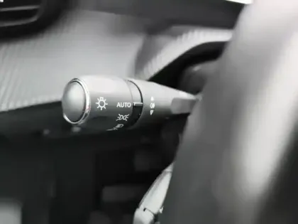 Photo 17 Peugeot 208  Electrique 50 kWh 136ch Allure Pack