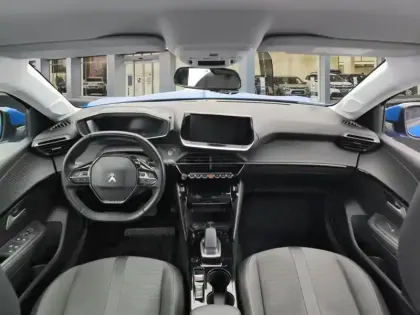 Photo 9 Peugeot 208  Electrique 50 kWh 136ch Allure Pack