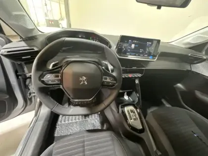 Photo 10 Peugeot 208  1.2 PureTech 100ch S&S Style EAT8