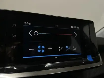 Photo 13 Peugeot 208  1.2 PureTech 100ch S&S Style EAT8