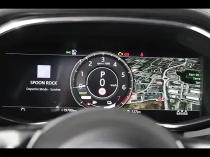 Photo 36 Jaguar F-Pace  P400e Plug-in-Hybrid R-Dynamic SE BVA8 AWD