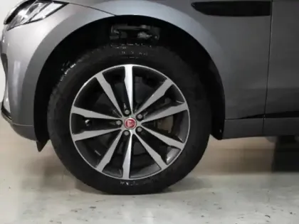 Photo 55 Jaguar F-Pace Gén. I (X761) Ph2 R-Dynamic SE 5