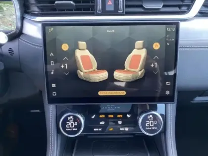 Photo 28 Jaguar F-Pace  P400e Plug-in-Hybrid R-Dynamic SE BVA8 AWD