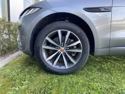 Photo 20 Jaguar F-Pace  P400e Plug-in-Hybrid R-Dynamic SE BVA8 AWD