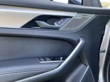 Photo 22 Jaguar F-Pace  P400e Plug-in-Hybrid R-Dynamic SE BVA8 AWD