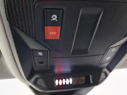 Photo 47 Peugeot 308  Electrique 54 kWh 156ch