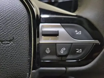 Photo 49 Peugeot 308  Electrique 54 kWh 156ch