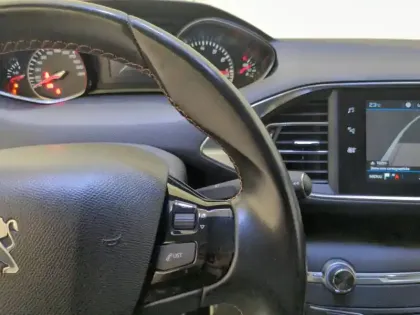 Photo 39 Peugeot 308  PureTech 130ch S&S BVM6