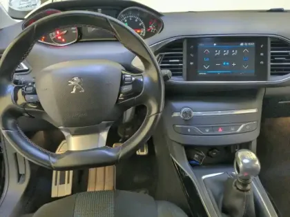 Photo 27 Peugeot 308  PureTech 130ch S&S BVM6