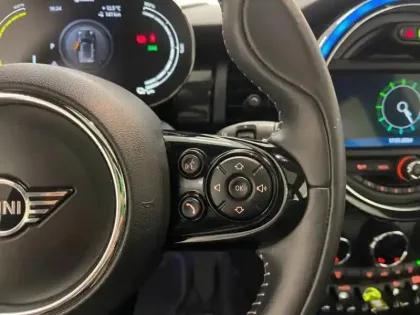Photo 8 Mini Mini  Cooper SE 184ch Yours BVA
